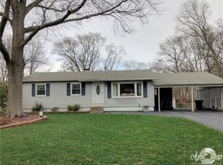 5 Lantern Ln, Niantic, CT 06357