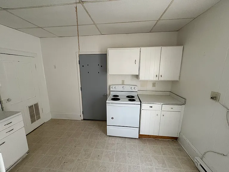 703 W Briggs Ave — Photo 4
