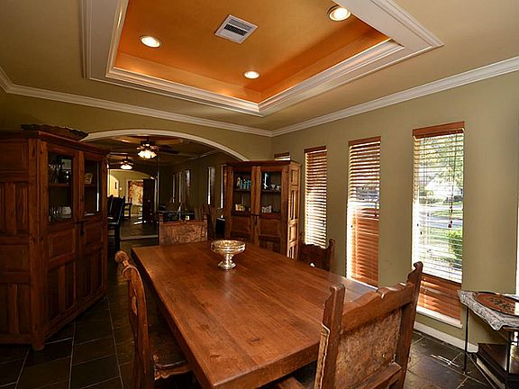 4th image of 523 Ashford Forest Dr