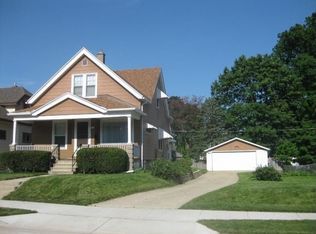 2152 S 85th St, West Allis, WI 53227