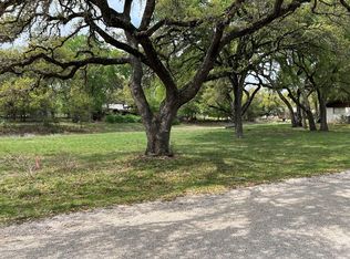 917 Lazy Creek Ln, Blanco, TX 78606