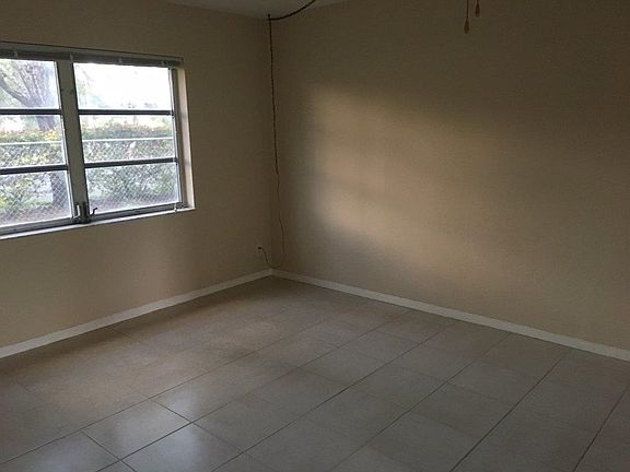 3rd image of 3300 NE 10th Ter APT 6