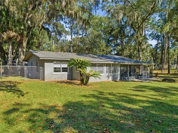 9791 W Cedar St, Crystal River, FL 34428