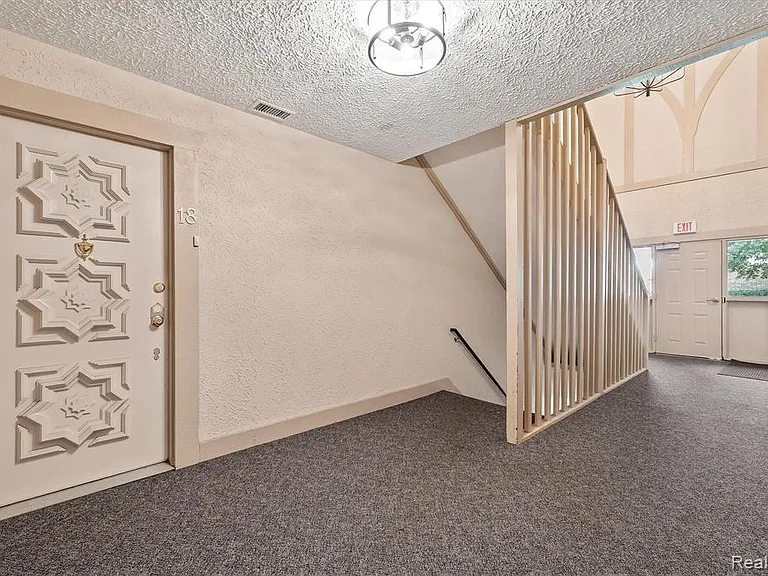 42160 Woodward Ave #18 — Photo 2