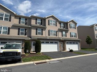 822 Spring Rock Ct, Mechanicsburg, PA 17055