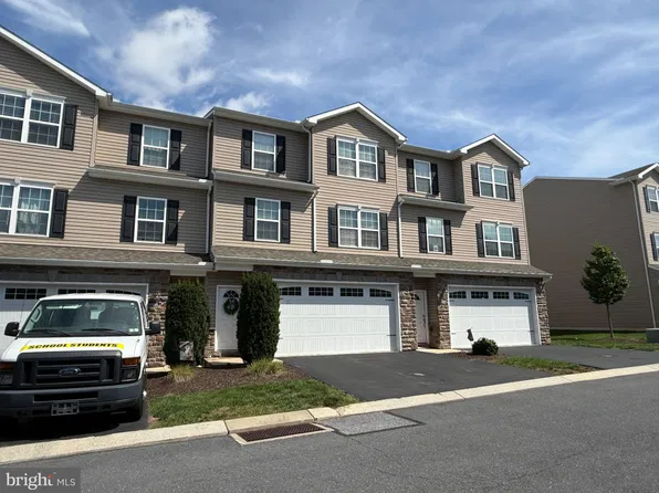 822 Spring Rock Ct, Mechanicsburg, PA 17055