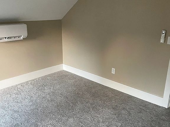 5th image of 202 N Walnut St