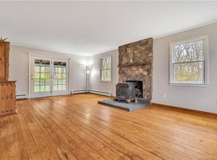 35 Bokum Rd, Chester, CT 06412