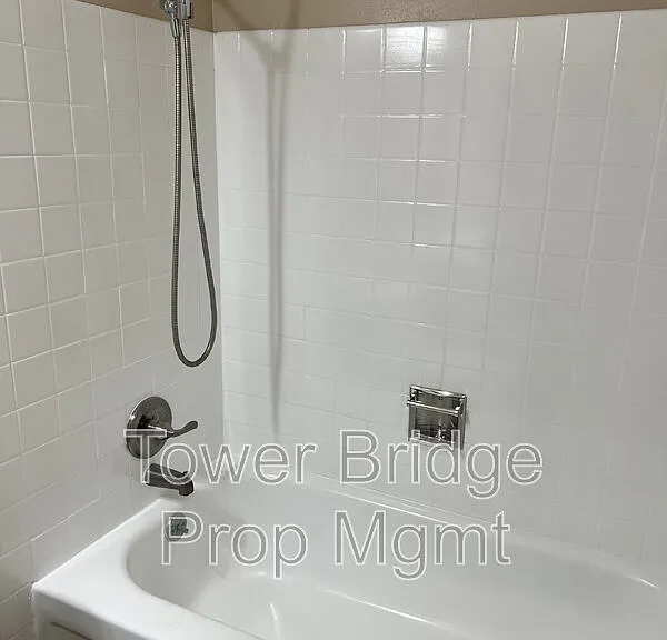 5146 Rhode Island Dr #2 — Photo 9