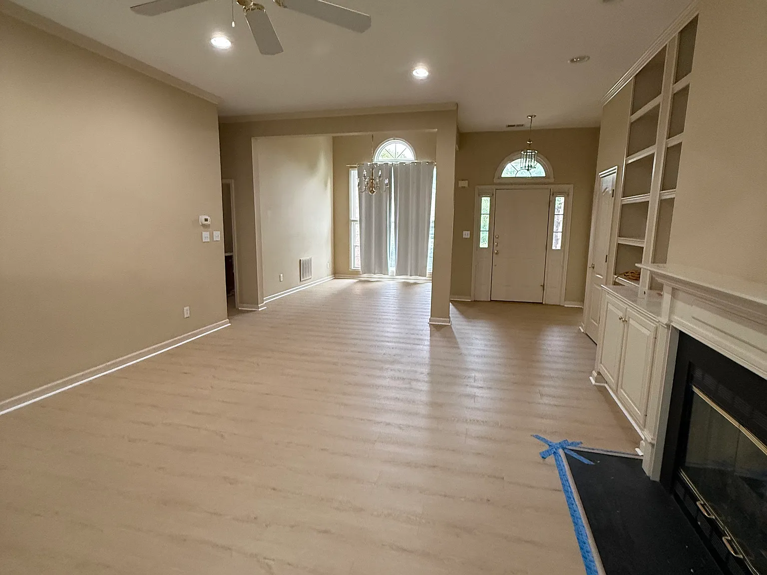 3 bed, 1956 sqft, $2,885 — Photo 3
