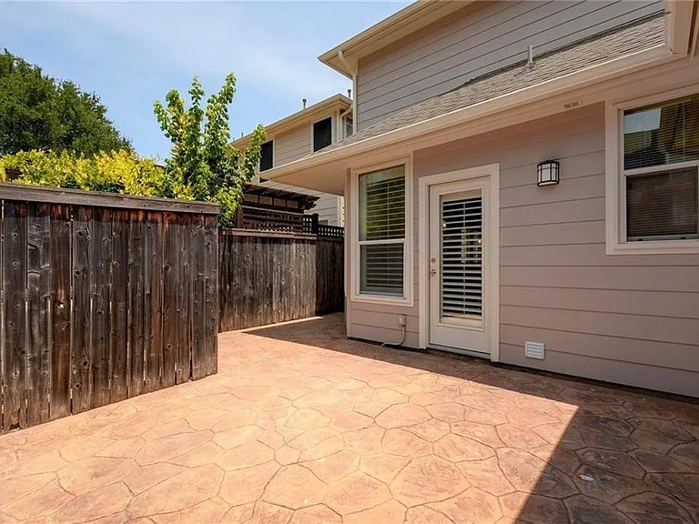 2614 Kinney Oaks Ct — Photo 29