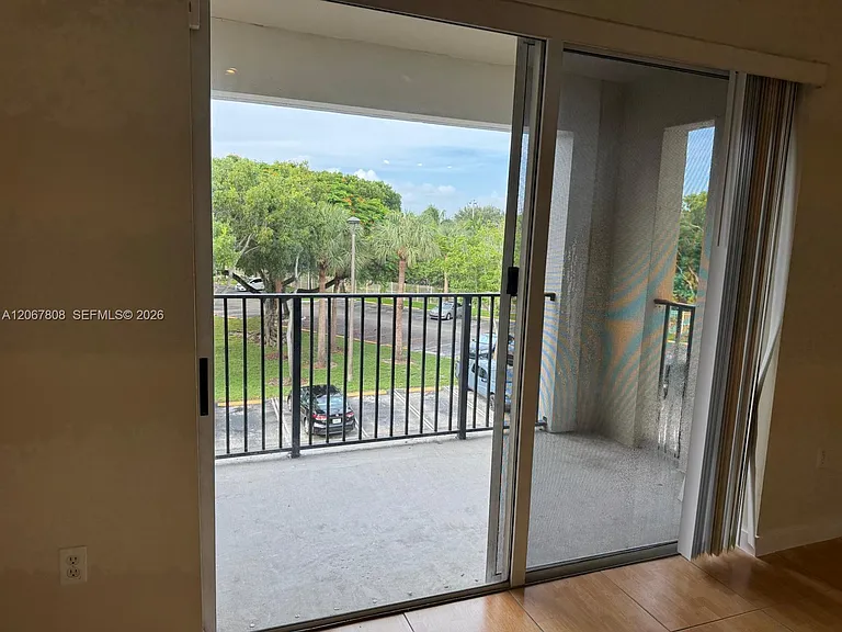 2160 E Preserve Way #305 — Photo 4