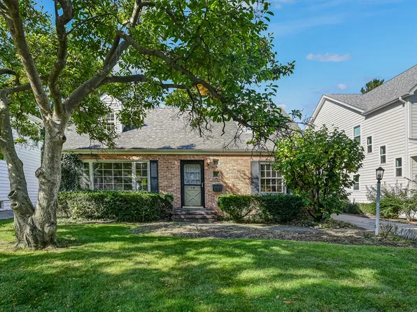 (undisclosed Address), Clarendon Hills, IL 60514