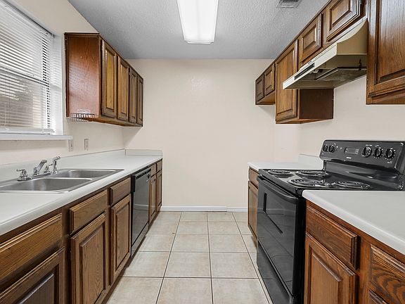 5th image of 713 Penn Pl