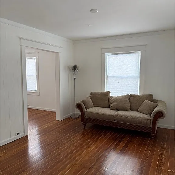 459 Brainard Pl — Photo 3