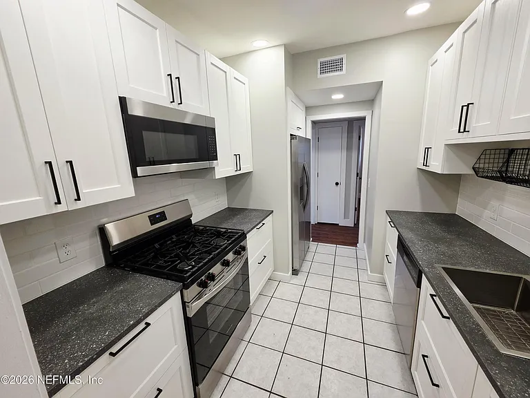 2146 Antilles Ct — Photo 22