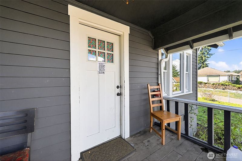 3rd image of 705 E Dearborn Avenue