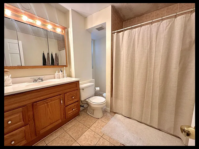 276 Bunker Hill St #3 — Photo 8