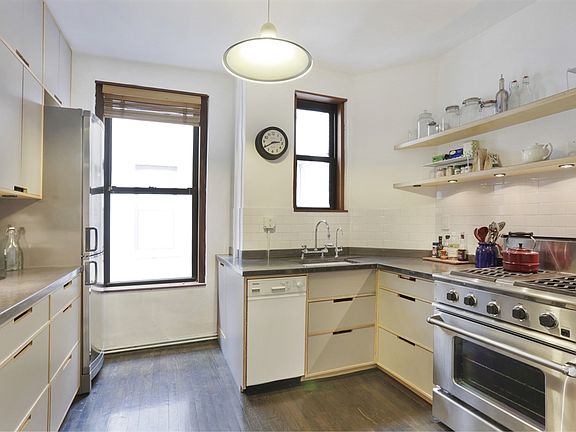 4th image of 241 Eldridge St APT 5F