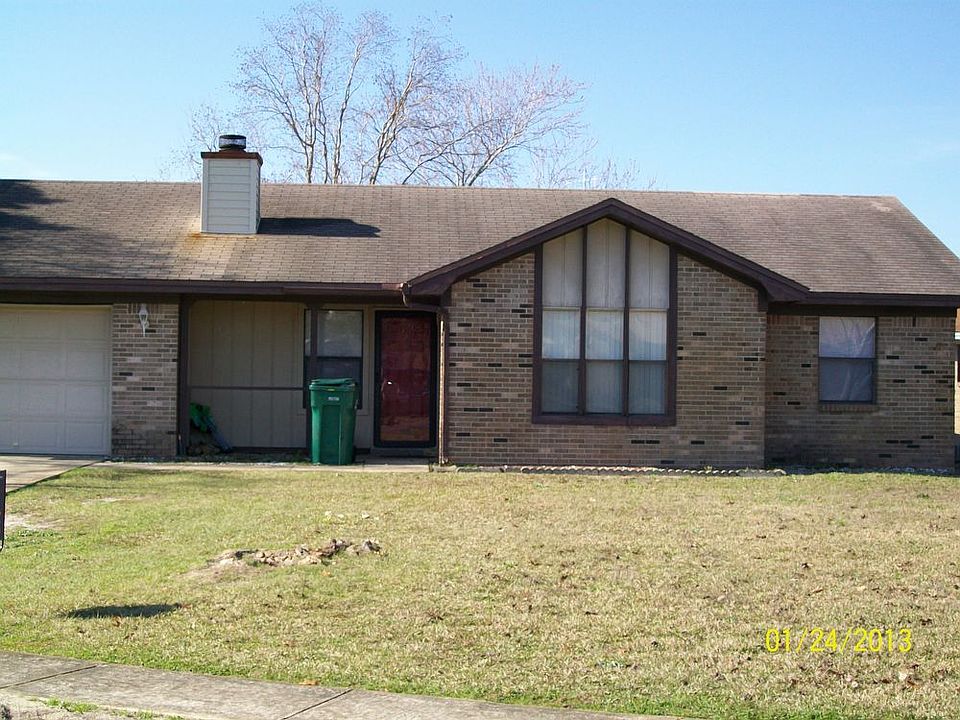 1st image of 127 Deville Dr