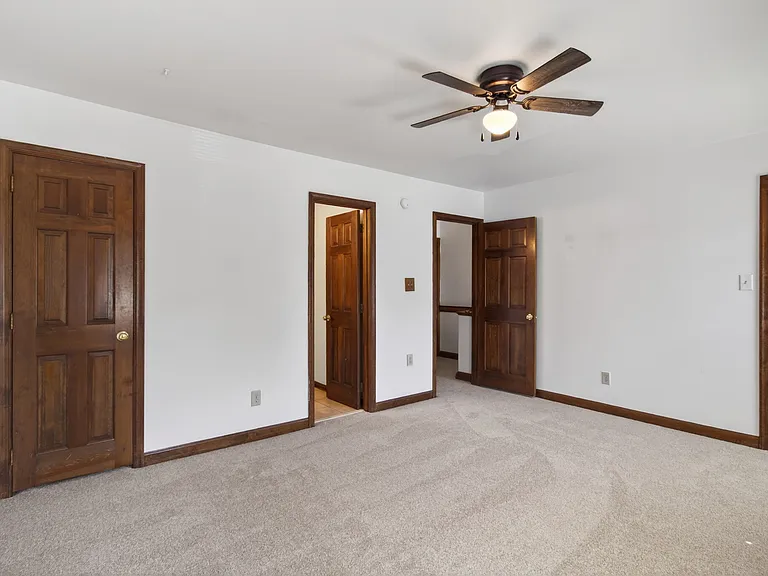 18 Colonies Lndg — Photo 17