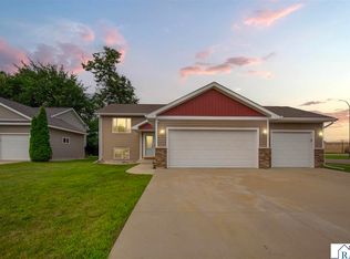 100 Peridot Ct, Mankato, MN 56001