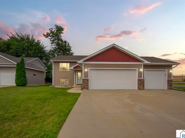 100 Peridot Ct, Mankato, MN 56001
