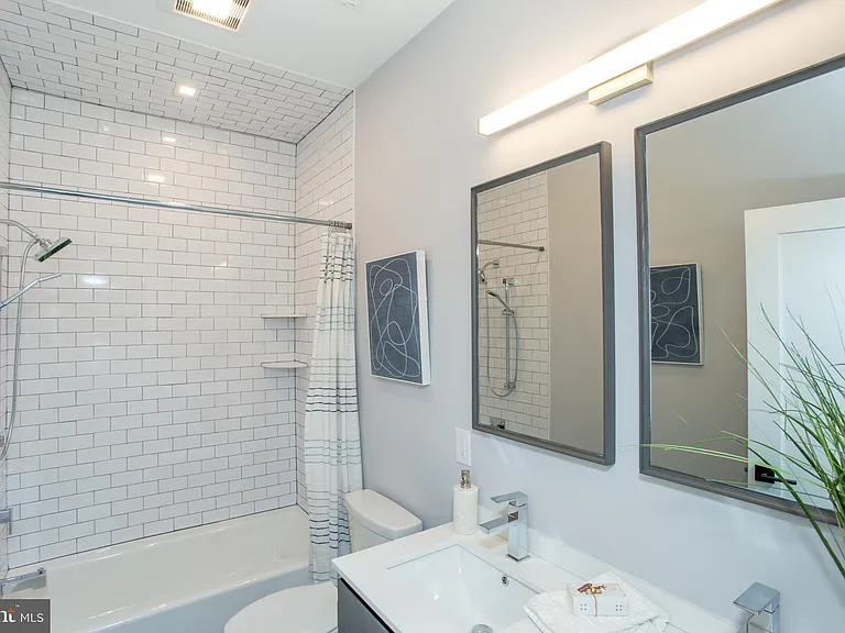 327 Wood St — Photo 52