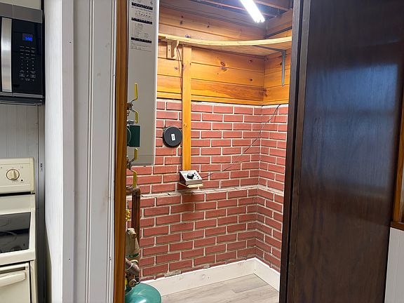 5th image of 50 Louise Ave #1
