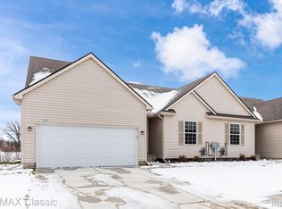 31695 Augusta Dr #64, Romulus, MI 48174