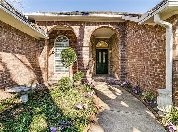 3rd image of 1909 Greenhill Dr