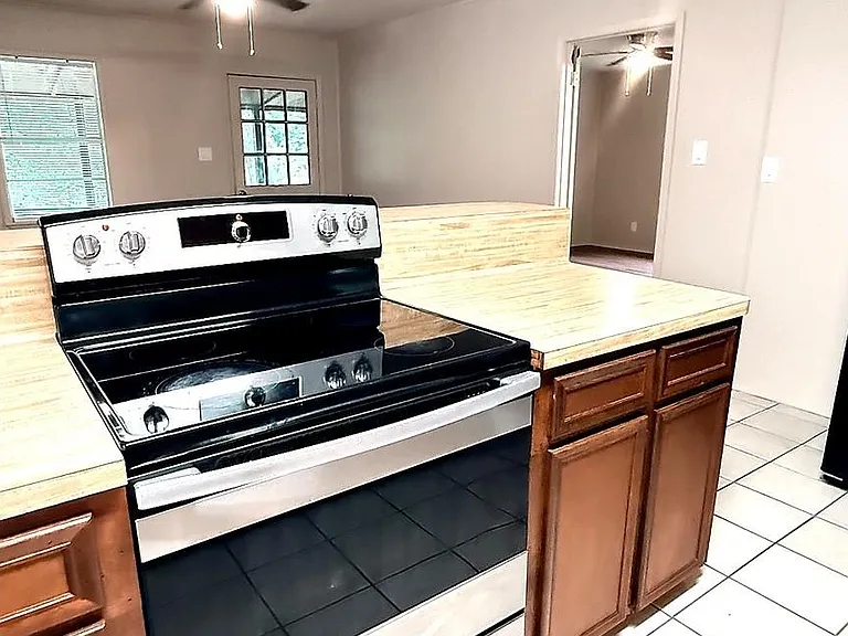 5801 Sapp Rd — Photo 14