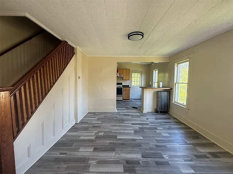 64 Louisa St #1 — Photo 9
