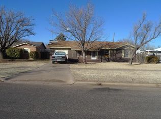 1402 W 26th St, Plainview, TX 79072