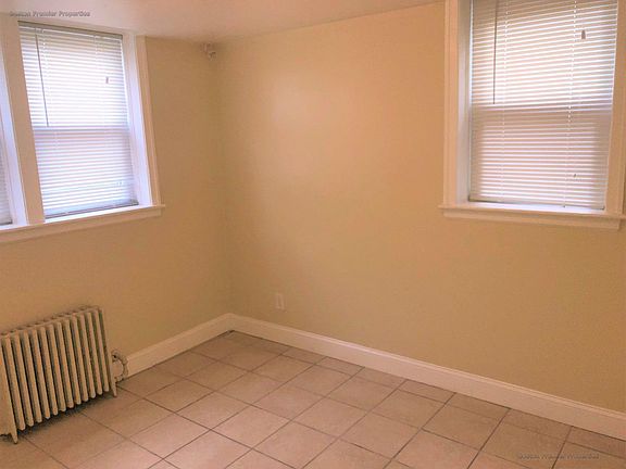 3rd image of 22 Linden St APT 5A