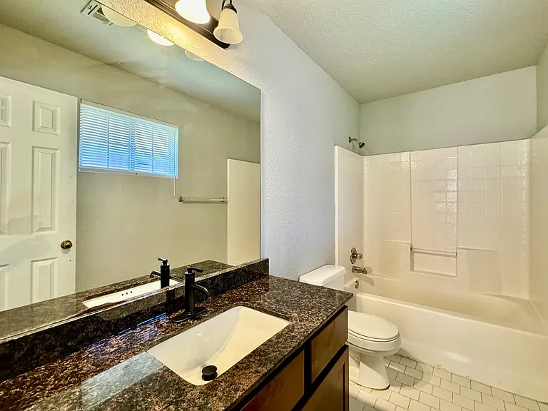 633 NW 121st St — Photo 5