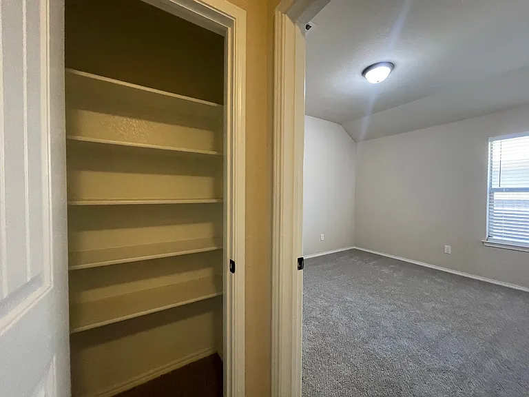 2120 Blakely Ct — Photo 29