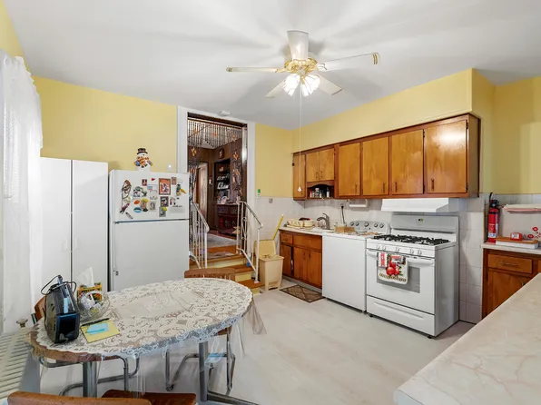 220 Eckford Street image 10 of 25