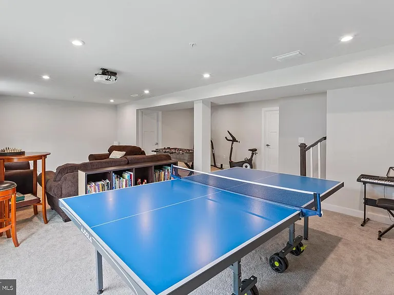 8378 Legacy Cir — Photo 36