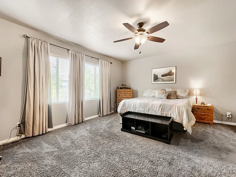 6134 Rennert Dr — Photo 22