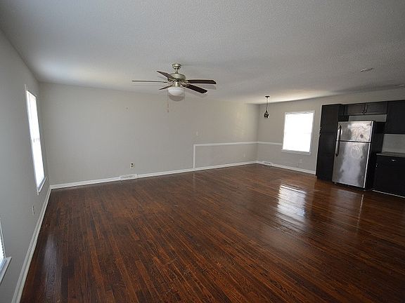 4th image of 508 Rippling Stream Rd