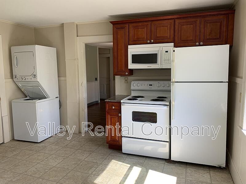 1st image of 46 Old Amherst Rd APT 1