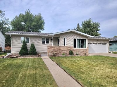 1409 N State St, Aberdeen, SD, 57401