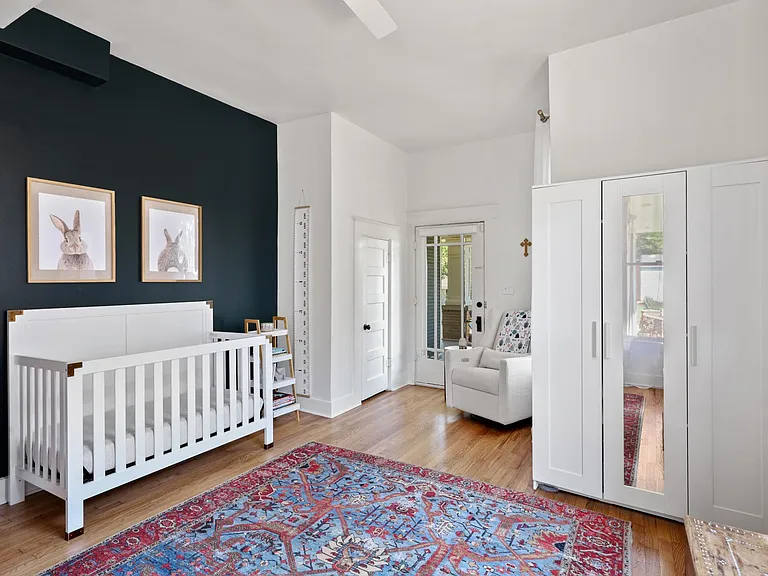 829 N Madison Ave — Photo 16