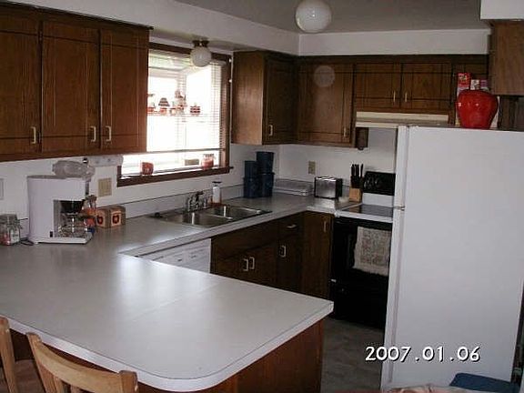 Bright Kitchen with garden window.