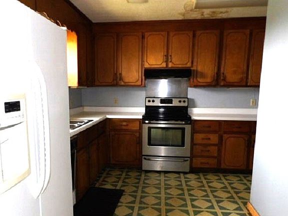 2nd image of 43 Harrison Dr