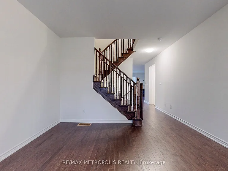 9 Caton Ln — Photo 12