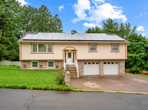 156 White Birch Drive, Waterbury, CT 06708