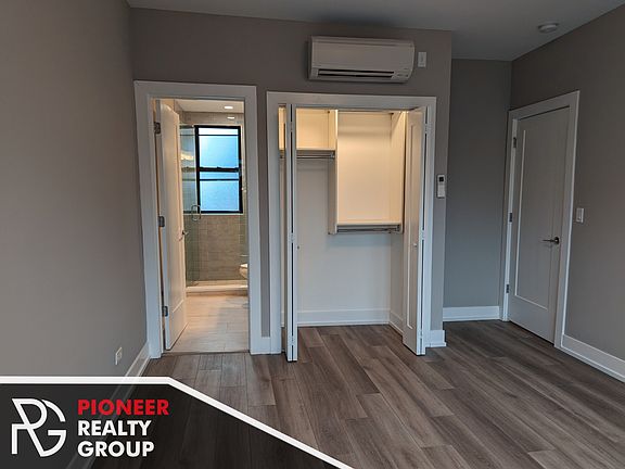 3rd image of 3933 N Janssen Ave #3943N2