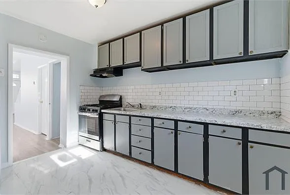 2236 W Firth St — Photo 2